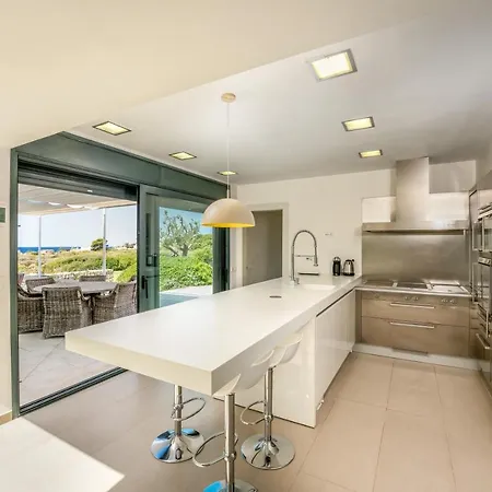Canutells Ref 27 Villa *