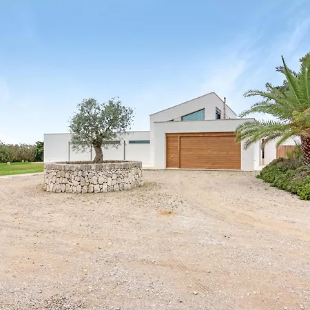 Canutells Ref 27 Villa